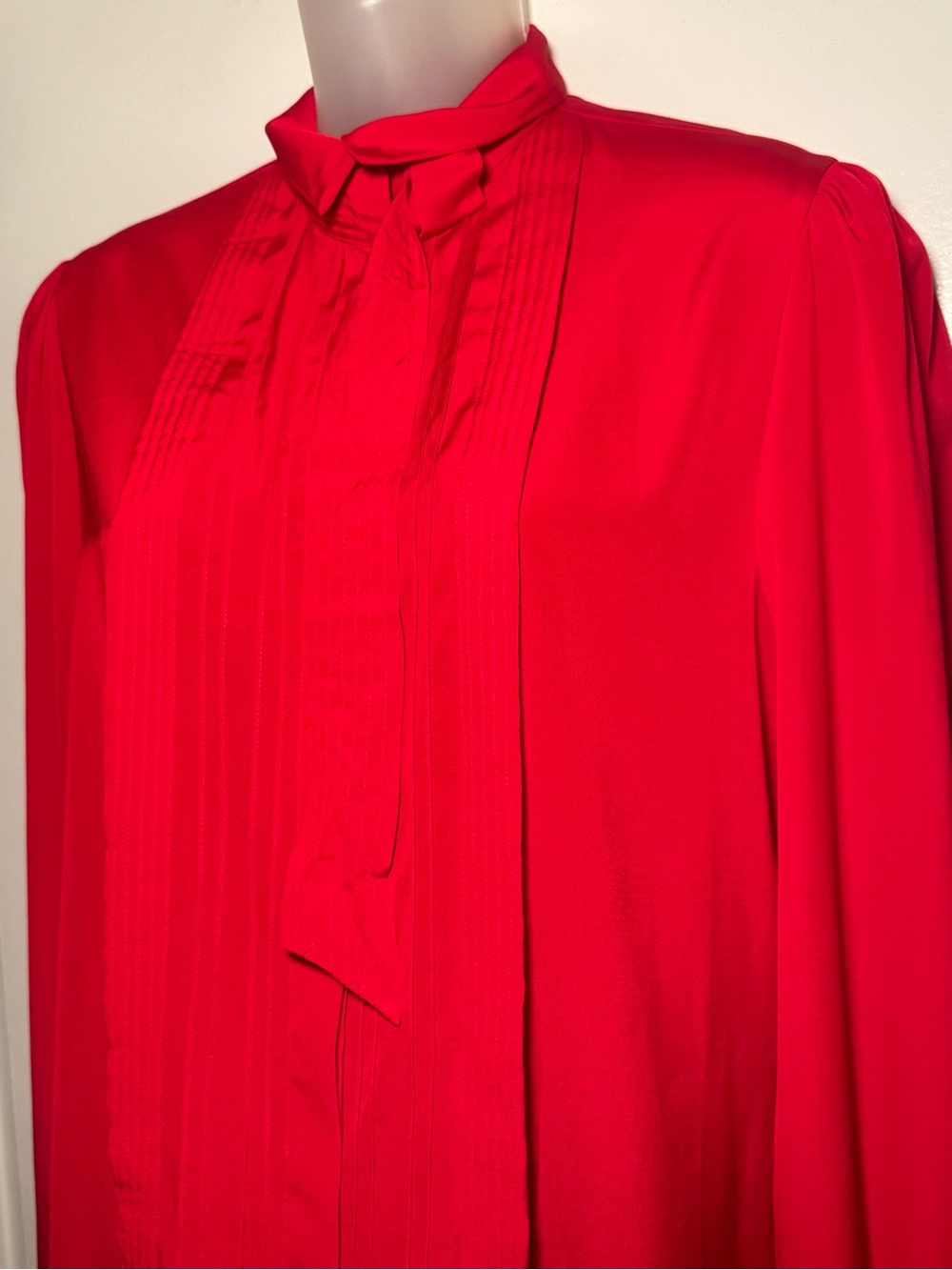 Alexandria Red Tie Neck Pleated Blouse size 10 - Picture 2 of 14